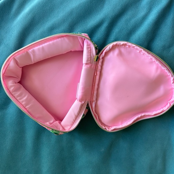 Lily Pulitzer Travel Case - Picture 2 of 2